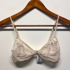 Aritizia Talula cream lace bralette